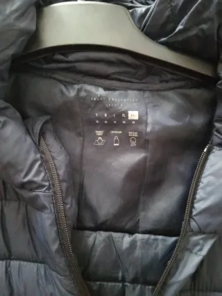 Anorak azul con capucha