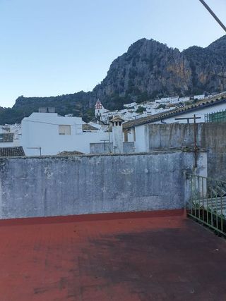 Casa pareada en venta en Ubrique