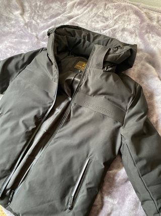 Cazadora moderna negra Muy elegante