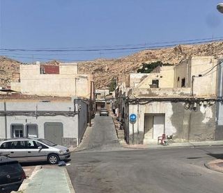 Casa adosada en venta en La Chanca - Pescadería en Almería