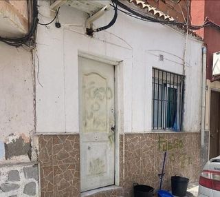 Casa adosada en venta en La Chanca - Pescadería en Almería