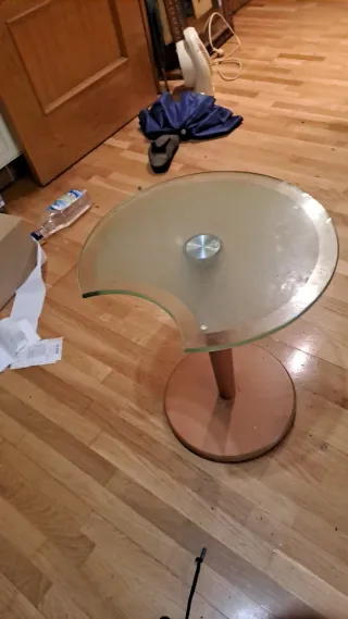 Mesa auxiliar cristal y madera