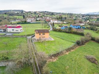 Casa en venta en Viella-Granda-Meres en Siero