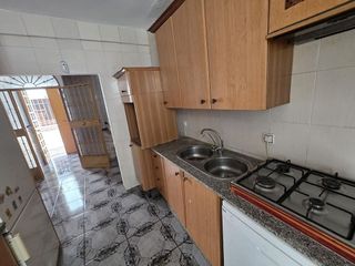 Chalet en venta en Cabra