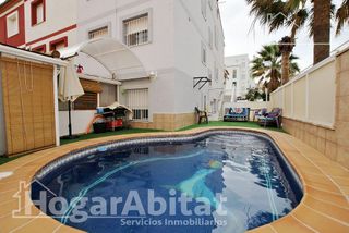 Casa adosada en venta en Oliva Playa en Oliva