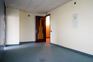 Oficina en alquiler en Parque Alcosa - Jardines del Edén en Sevilla