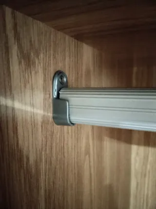 Cambio o sustitución en puertas de armarios y barr