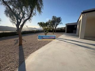 Chalet en venta en Novelda