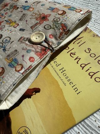 Funda libro Stranger Things