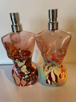 Bottiglie di profumo con design a forma di corpo