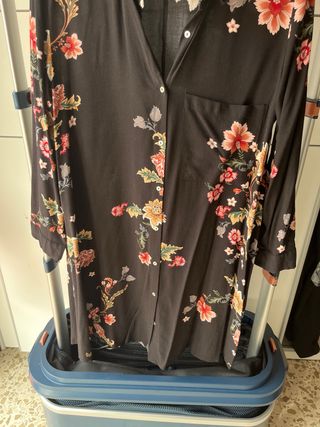 Vestido camisero estampado floral Stradivarius T.L
