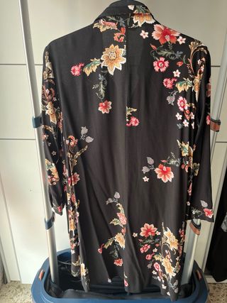 Vestido camisero estampado floral Stradivarius T.L