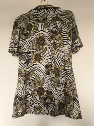 Camiseta Cortefiel Talla M Estampada