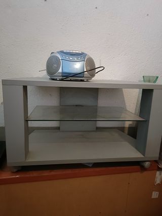 Mueble TV con cristal y ruedas
