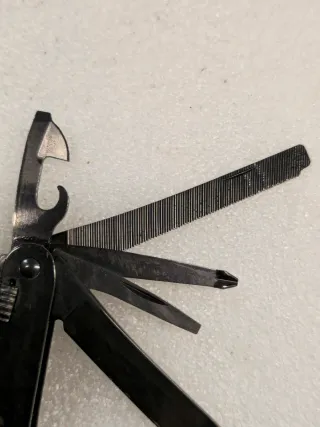 Victorinox SwissTool Nero con Fodero