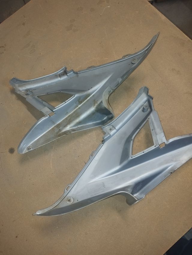 Carenados laterales Yamaha Aerox - Precio por amba