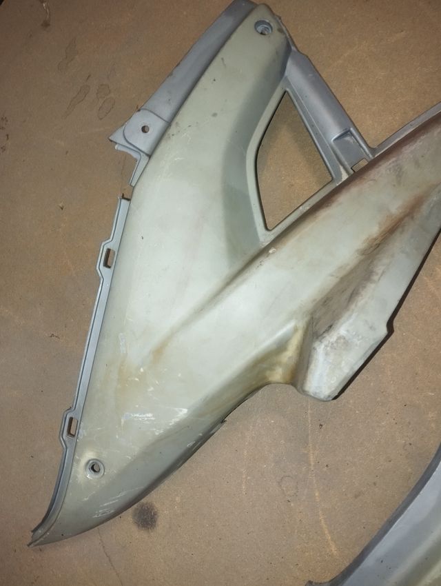 Carenados laterales Yamaha Aerox - Precio por amba