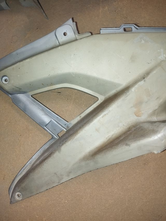 Carenados laterales Yamaha Aerox - Precio por amba