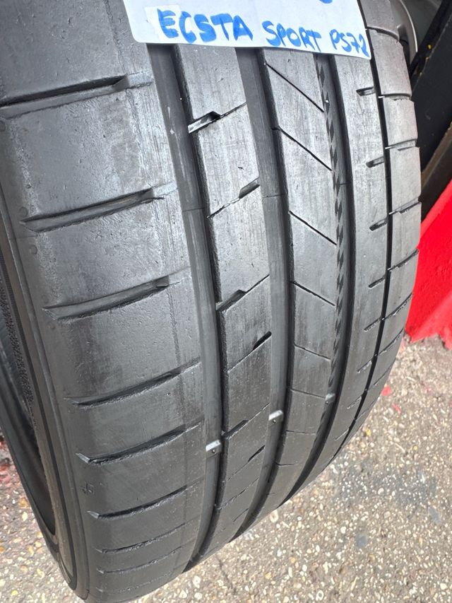 1 neumático Kumho 245/40R19 ECSTA SPORT PS72