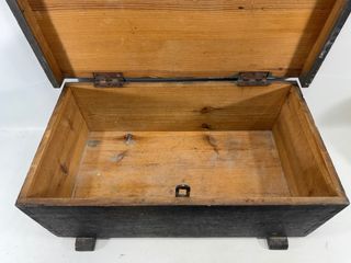 Arcón antiguo de madera