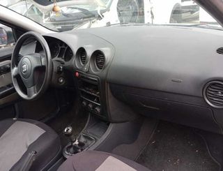 Seat 479620 salpicadero ibiza (6l1) cool