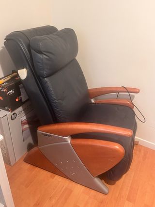 Sillón de piel, con masaje y reclinable Keyton