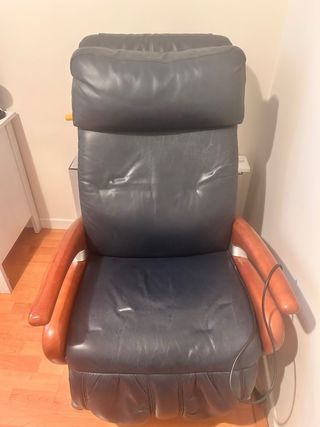 Sillón de piel, con masaje y reclinable Keyton