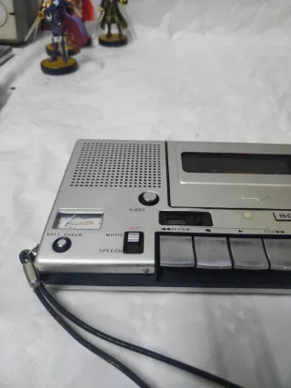Grabadora de cassette Sony Plata TC-150
