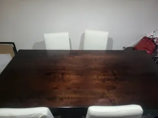 Mesa comedor madera oscura con sillas