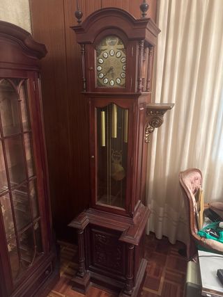 Reloj de pie madera necesita ajuste, para recoger