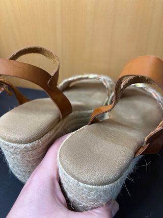 Sandalias esparto cuña marrón multicolor