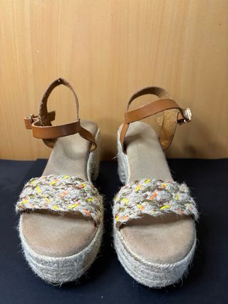 Sandalias esparto cuña marrón multicolor