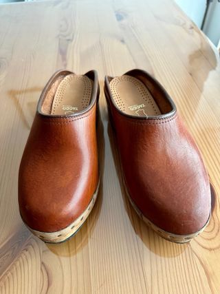 Tacco. Zuecos. Zocos de piel. 38