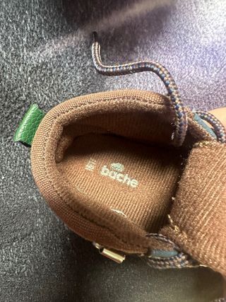 Zapatillas de bebé marrones