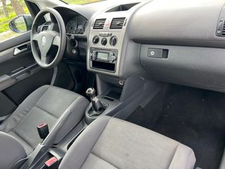 Volkswagen Touran 2009 1.9 TDI Trendline