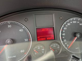 Volkswagen Touran 2009 1.9 TDI Trendline