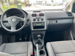 Volkswagen Touran 2009 1.9 TDI Trendline