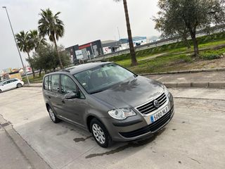 Volkswagen Touran 2009 1.9 TDI Trendline