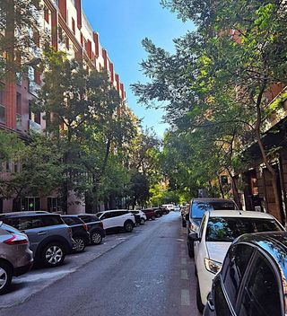 Garaje en venta en Almagro en Madrid