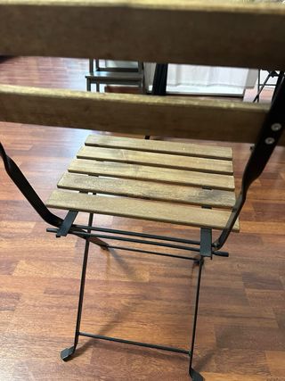 2 Sillas Plegables Madera y Metal Precio la und.