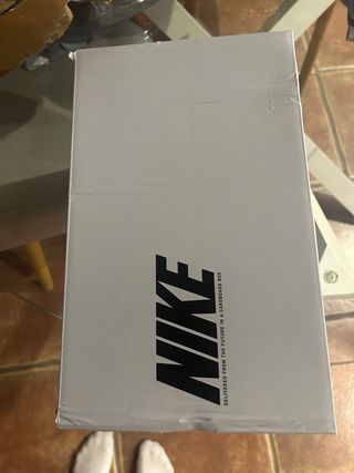 Botas de fútbol Nike Negras y Blancas