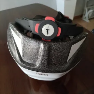 Caschetto bici nero e bianco