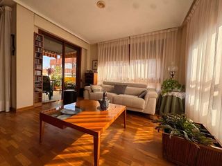 Piso en venta en Piscinas en Villarreal