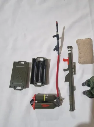 Madelman Soldado antitanque con Accesorios