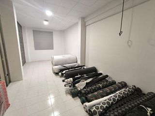 Local comercial en alquiler en Poble Nou en Manresa