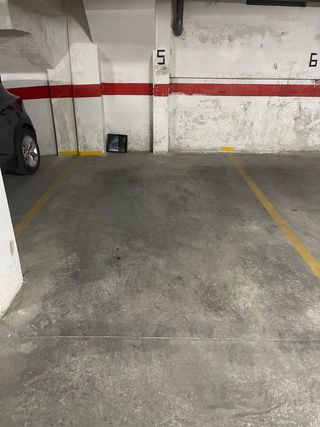 aparcamiento de coches/Car parking