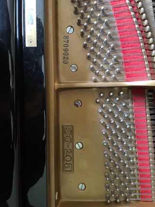 Piano de cola Samick SG205
