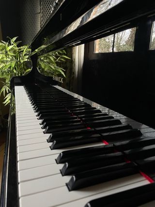 Piano de cola Samick SG205