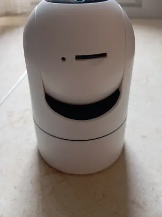 Cámara de vigilancia blanca