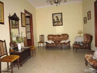 Casa adosada en venta en Lucena